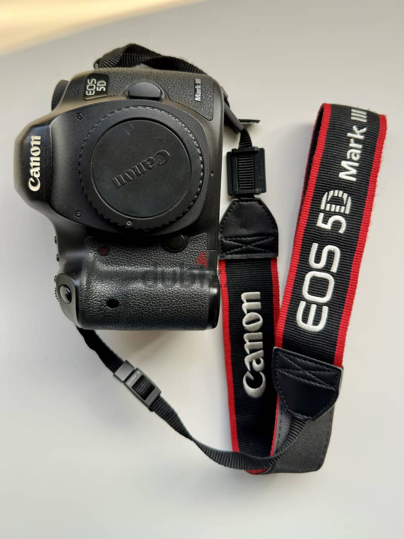 Canon 5D Mark III Full Frame – Excellent Condition – Boxed 1
