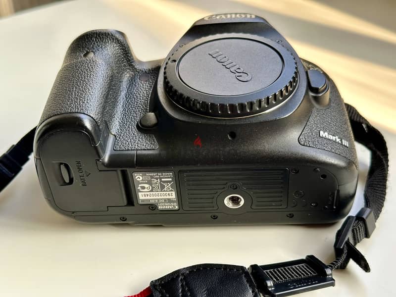 Canon 5D Mark III Full Frame – Excellent Condition – Boxed 3