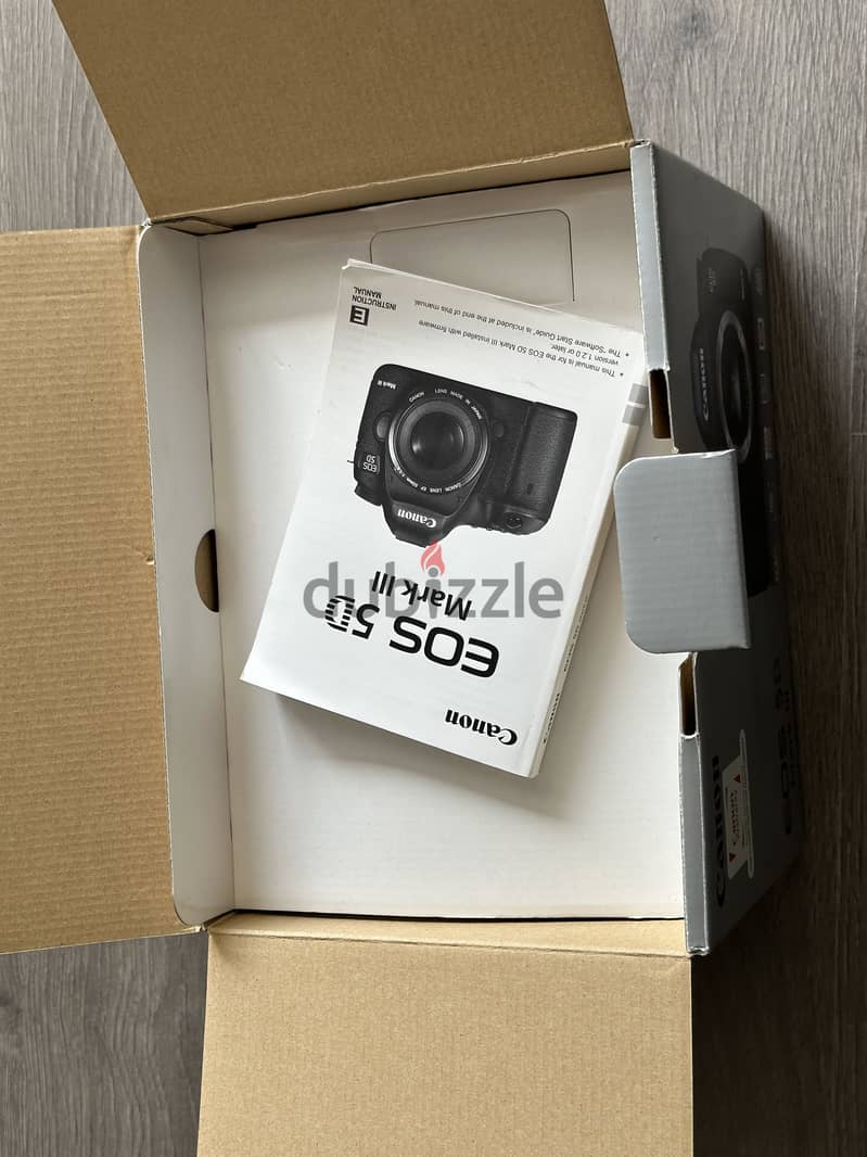 Canon 5D Mark III Full Frame – Excellent Condition – Boxed 7