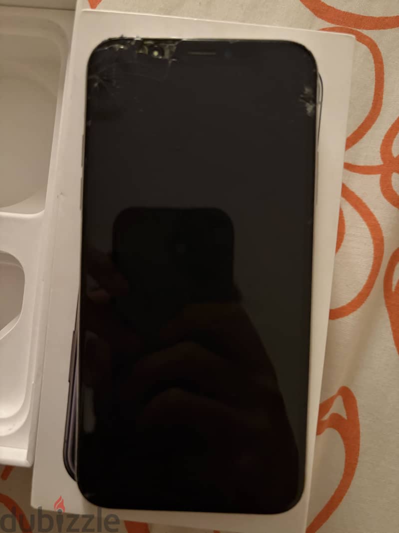Apple - iPhone X 4