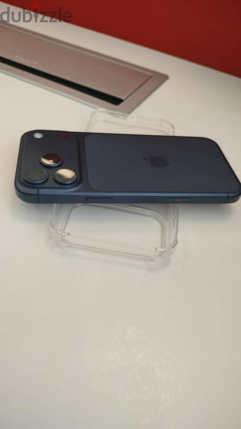 Apple - iPhone 17 Pro Max 2
