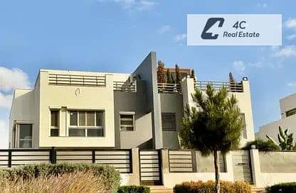 Priced below market value for a quick sale a modern 300m resale twin house in Hyde Park New Cairo It features a unique layout Ready for viewing