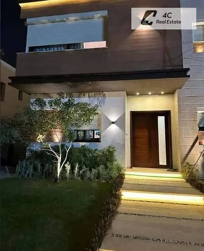 اقل سعر ستاندالون- infinity pool view  ريسيل-ازار 1 التجمع الخامس 6غرف بتقسيمه مميزه - باقل اوفر في الماركت جاهزه للمعاينه