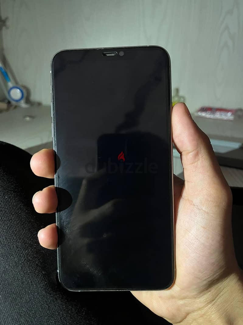 Apple - iPhone 11 Pro Max 2