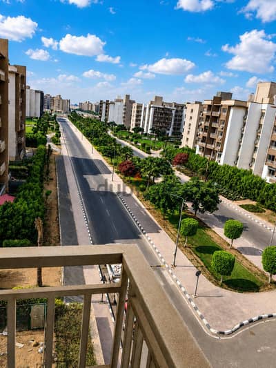 شقة للإيجار  وصال ريزيدنس أمام مدينتى 160م كورنر بحري  جنب الخدمات