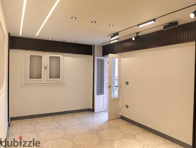 90 m apartment for annual rent, modern family or groom, super lux finish, all facilities available, water and electricity, 2 bedrooms, reception, kitchen, bathroom, first upper floor in Alexandria, Al-Ajami, kilo 21, by the Palm Beach in a very distinguished location