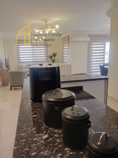 For rent, an apartment of 140 m, first occupancy, furnished with a garden view. The key is available for inspection.