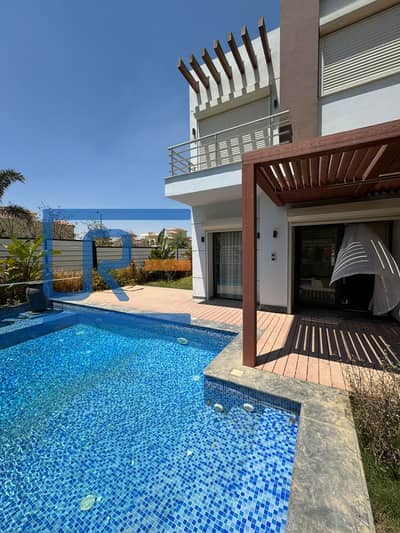 Furnished Town House with Pool for rent in Hydepark