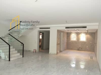 Excellent villa with finishing and location, furnished and for rent, Model J with special finishing, central air conditioning