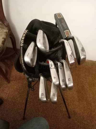 golf clubs and bag مضارب جولف