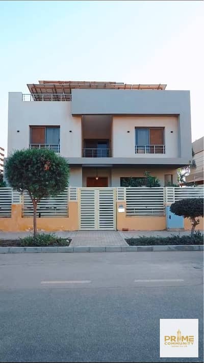 Luxorious standalone villa in amazing location Ultra super lux and high end finished with swimming pool for sale in Grand heights Northern expansions