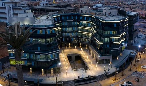 اقل سعرمحل ,استلام فوري و بموقع مميز امام بنك مصر و بجوار مستشفي الجوي في التجمع القاهره الجديده - - New Cairo