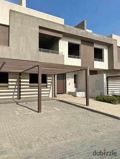 فيلا استلام فوري بكمبوند جولف اكستنشن بجانب نيو جيزة ودقائق من اركان بلازا
