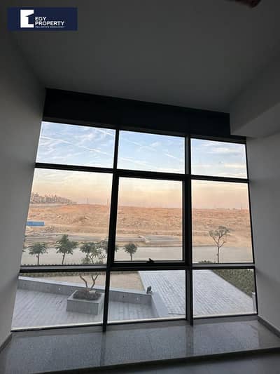 مكتب للبيع متشطب بالكامل استلام فوري موقع مميز في ذا هاب واتر واي  The Hub Waterway