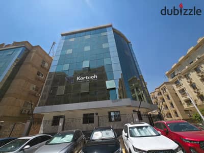 مقر إداري متفرد 2200م تشطيب الترا مودرن للإيجار على الطريق الدائري مباشره في المعادي