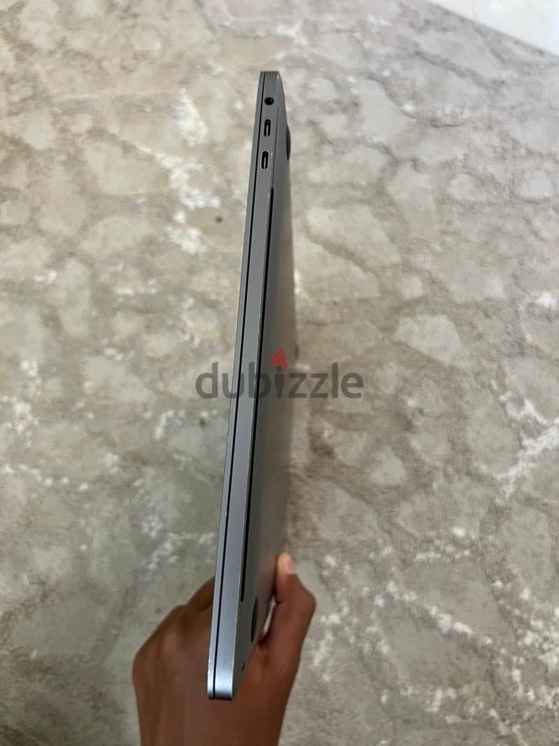 MacBook  pro 1