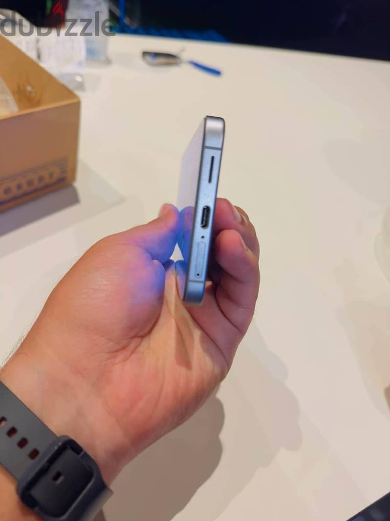 Samsung S25 FE 4