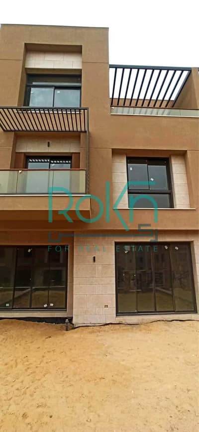 تاون هاوس 258 م للبيع فى District 5 Marakez