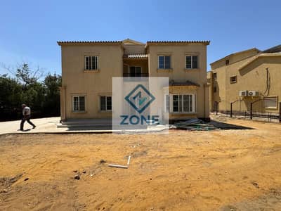 فيلا منفصلة للبيع في مدينتي نموذج V بموقع مميز جدا فيو رائع علي الجولف