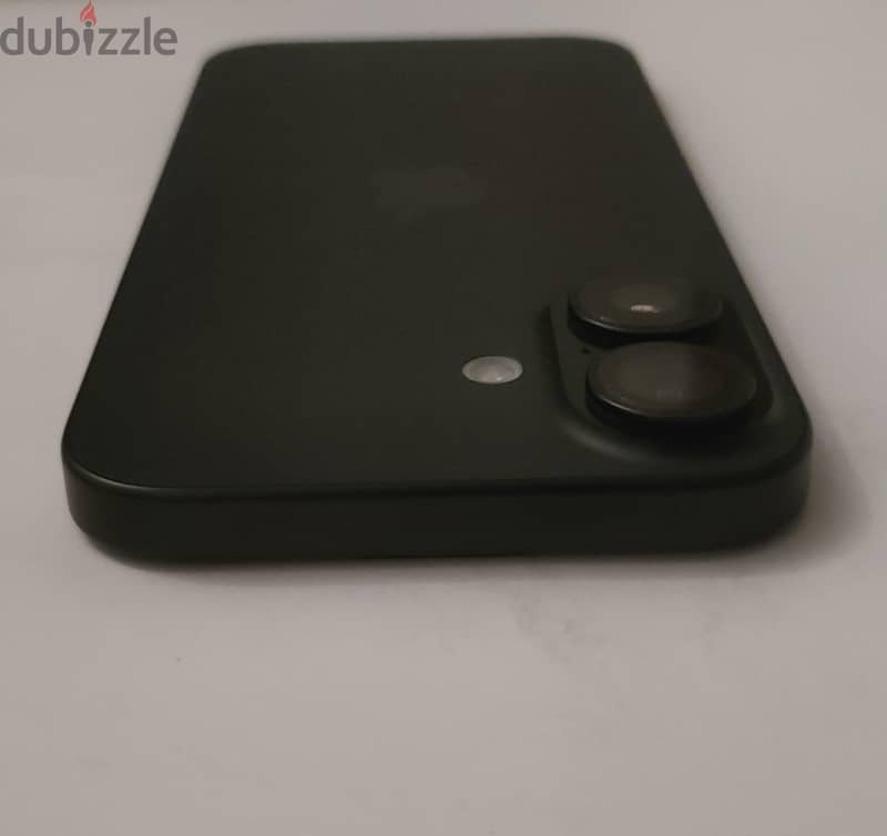 iPhone 16 4