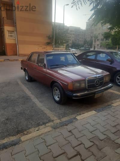 مرسيدس بنز 200 1983