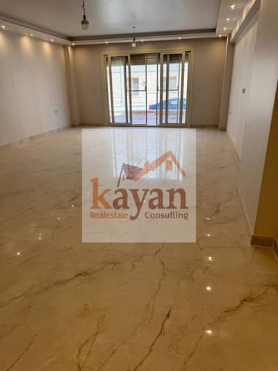 Ground-floor apartment with a garden for sale in Promenade, New Cairo – ready to move ; includes air conditioning and kitchen.