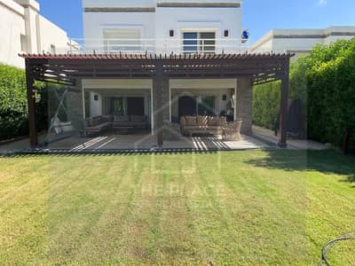 First Row Villa for Sale in Amwaj | Fully Finished & Furnished | 4 Bedrooms