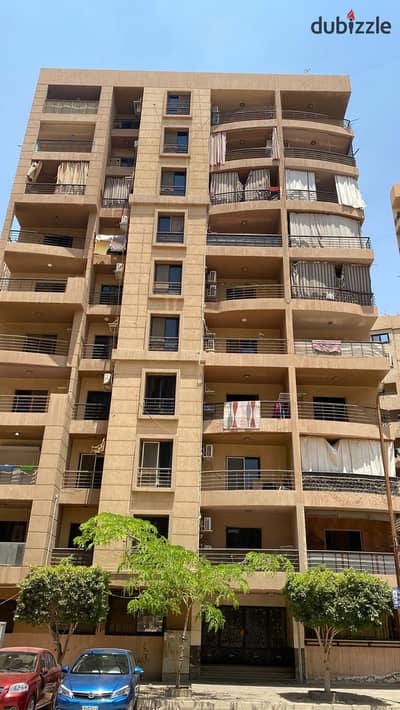 A highly distinctive apartment in the Al-Waha neighborhood, Nasr City; special pricing for serious buyers. Area: 165 sqm. Features: 3 bedrooms, 1 bath
