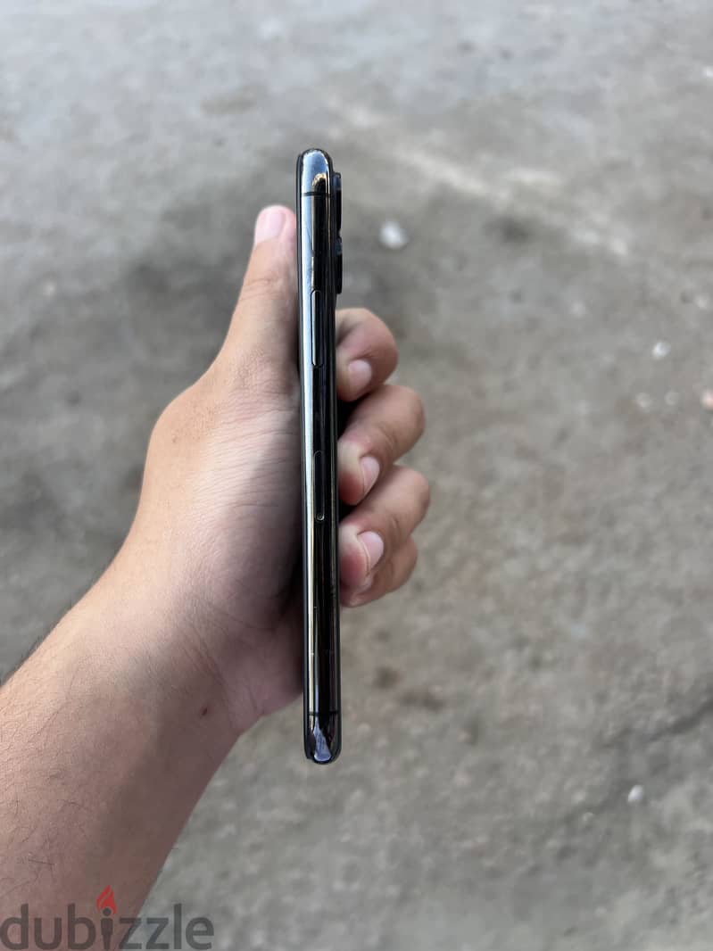 Apple - iPhone 11 Pro 3