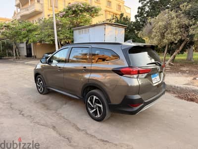 Toyota Rush 2020 اعلي فئة 7 راكب بحالة الزيرو