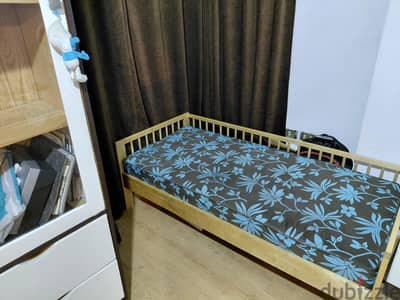 سرير متر خشب زان