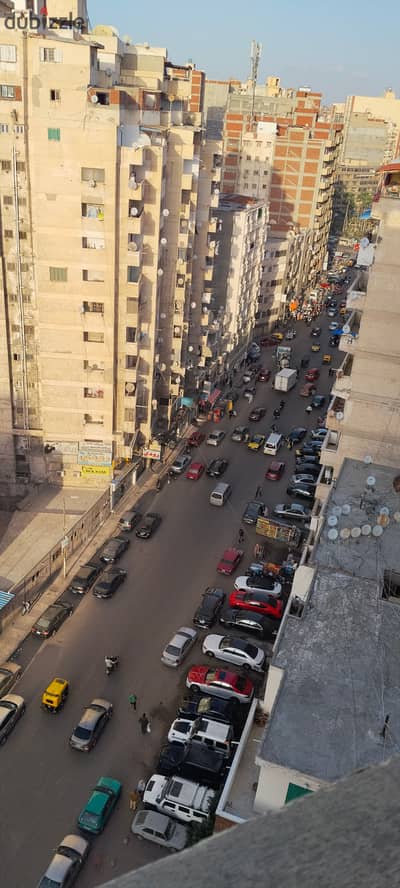 البيع شقه بالسيوف شارع جميله بوحريد بجوار قرية عبد الوهاب ومحمصة طأ طأ مدخل راقى