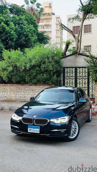 بي ام دبليو 320i 2019