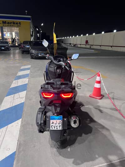 اسكوتر Nmax 200