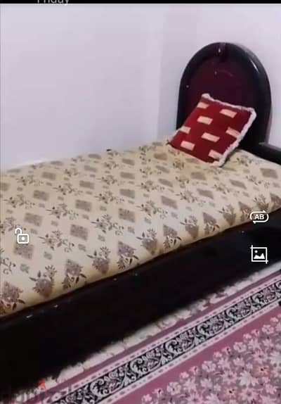 سرير خشب خامة ممتازة جدا مصنوع عمولة