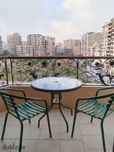 I am the owner. A furnished apartment for daily and monthly rent
