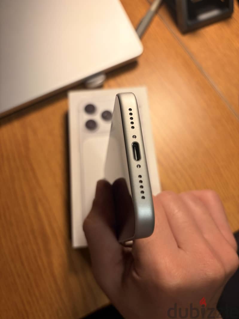 Apple - iPhone 17 Pro 2