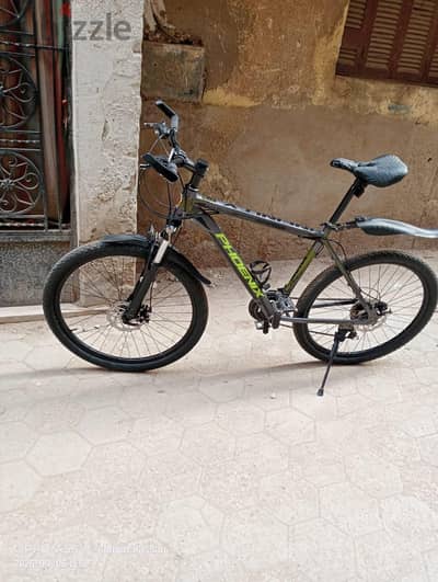 عجله فونيكس مفيهاش خربوش  كاوتشين داخلي وخارجي جداد مطلوب ٥٠٠٠