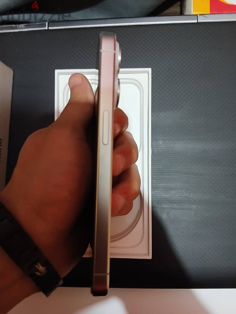 Apple - iPhone 15 Pro 4