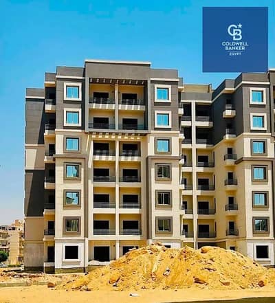 شقة استلام فوري متشطبة بالكامل | موقع مميز أمام Open Air Mall على طريق السويس