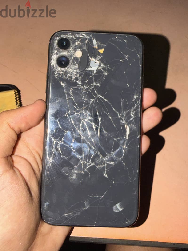 Apple - iPhone 11 8