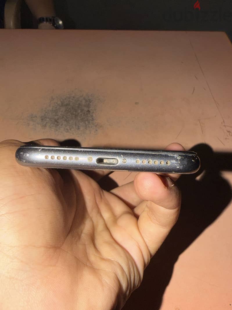 Apple - iPhone 11 9