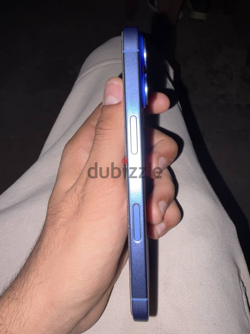Apple - iPhone 16 4