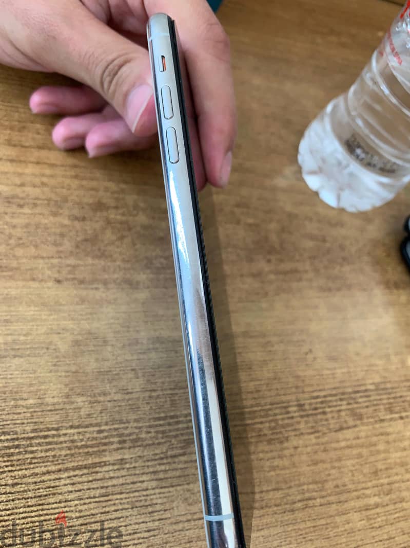 Apple - iPhone 11 Pro Max 2