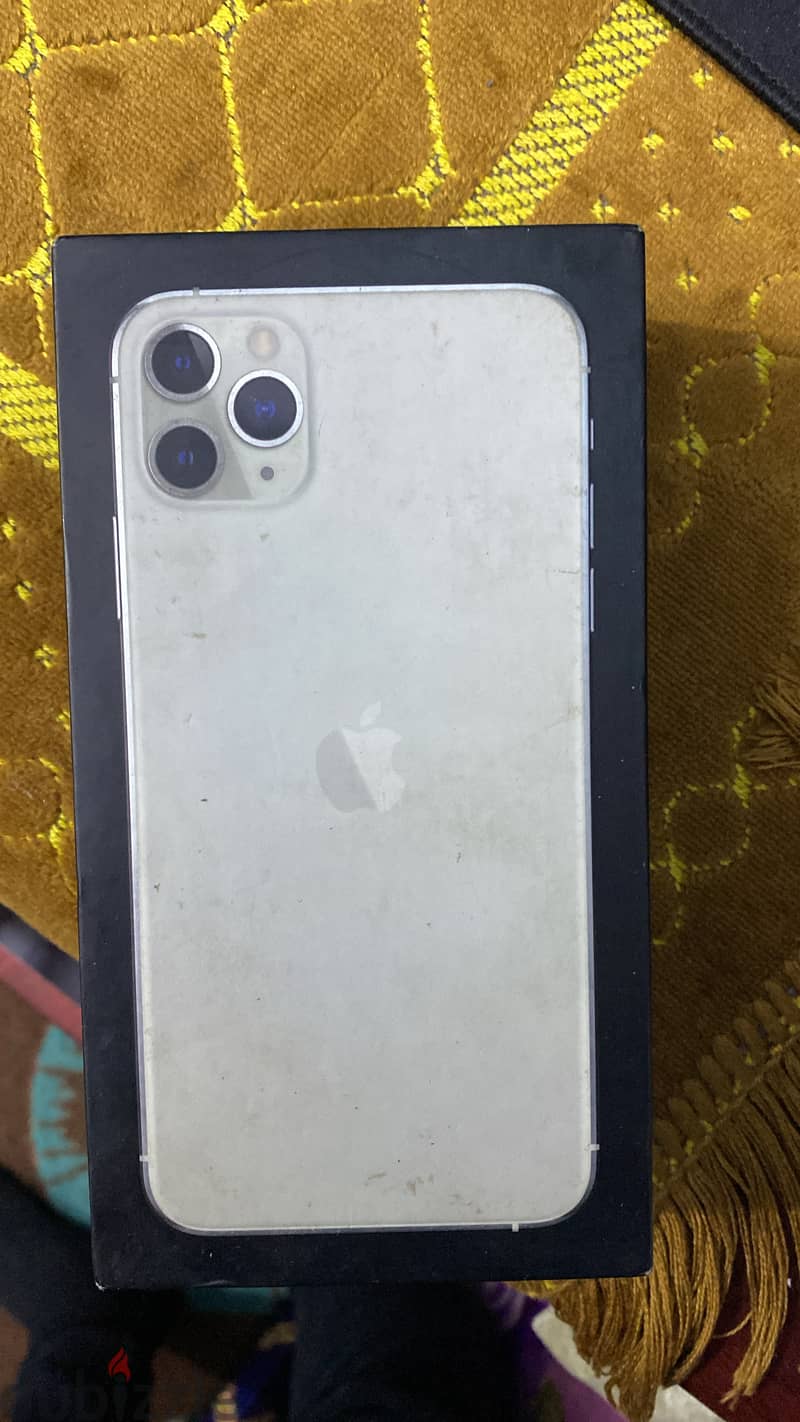 Apple - iPhone 11 Pro Max 4