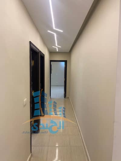 شقة للبيع بحدائق الأهرام، واجهة 153م، 3 غرف ورسبشن ببلكونة، تشطيب أول درجة سوبر لوكس ، عمارة مميزة، أسانسير، غاز، نت فايبر، موقع حيوي متكامل