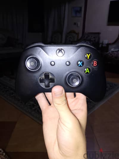 Xbox one s black controller + far cry 5 CD Xbox one