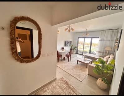 شقة مفروشه بموقع متميزجدا B15 الدور رابع المساحه ١٠٠ متر ٢ نوم ٢ حمام اثاث جديد بالكامل مراتب يانسن سوست منفصله.  ايجار مدة طويلة السعر 28 الف واتس 01090776530