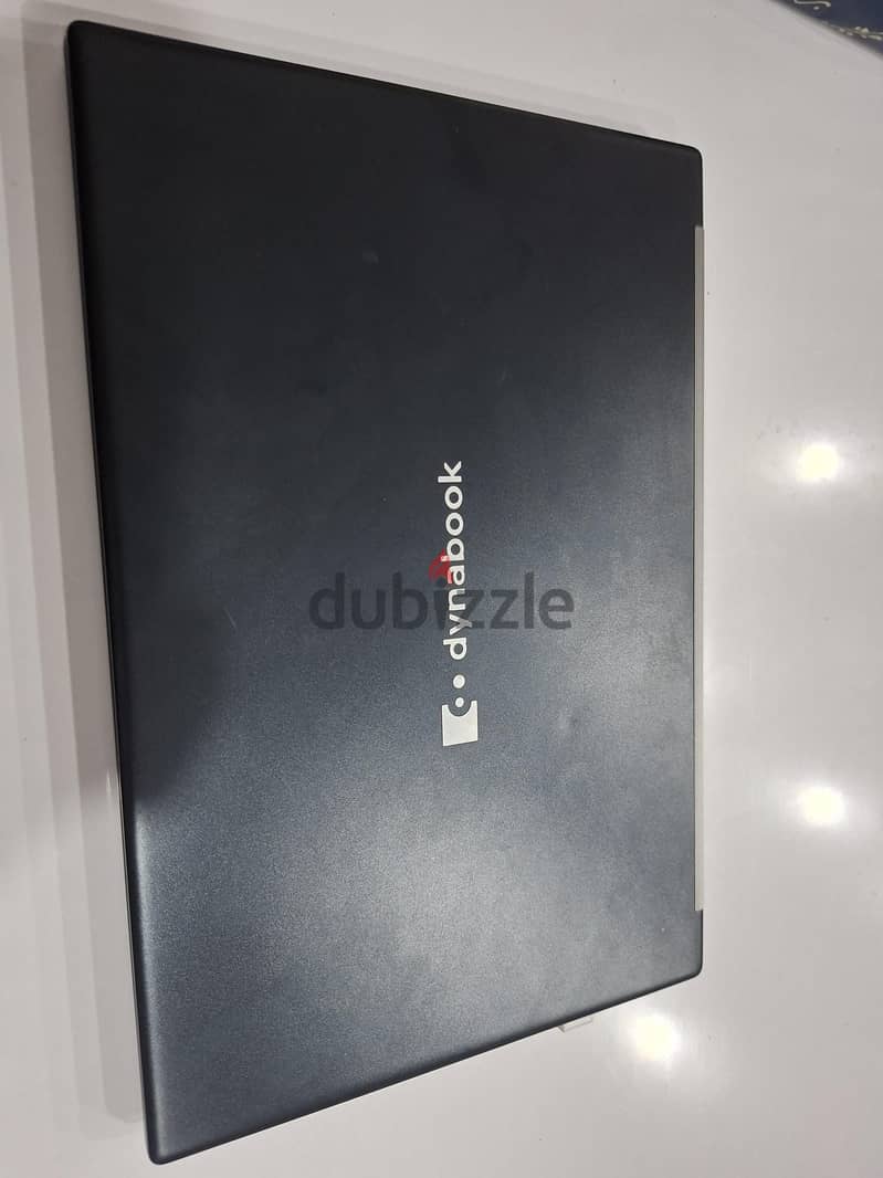 Dynabook X40-J 1