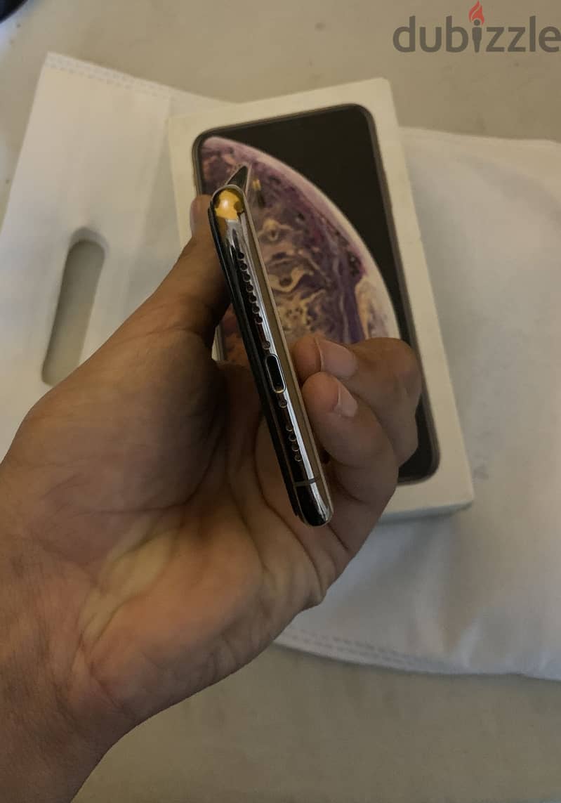 Apple - iPhone XS Max 3